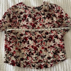 MODERN FLORAL TOP